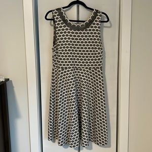 Stitch Fix grey and white patterned sleeveless dress with mesh detail